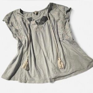 Wonderly Pale Blue Blouse w Tassels & Embroidered Detail, Size Medium